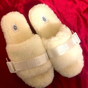 UGG Fluffita Thick Sole Slippers White.